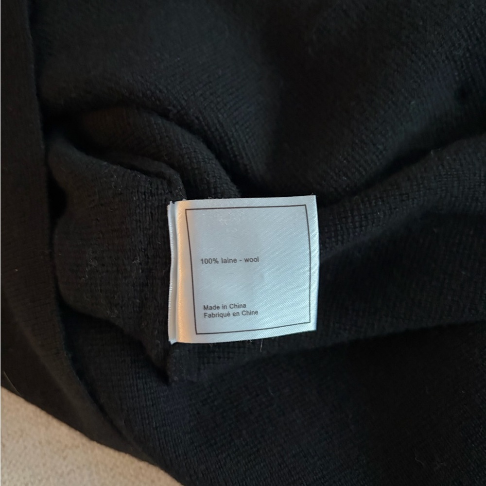 CHANEL Uniform Black Wool Sweater – Size M (Vintage, Milan Find) - Picture 5 of 6